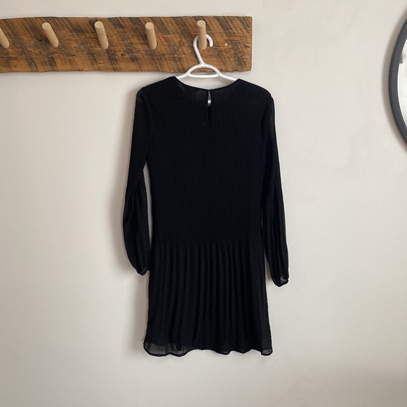 Black Dress - Picture 4 of 4